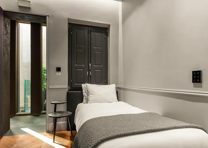Nikiou Suites Luxury Residence