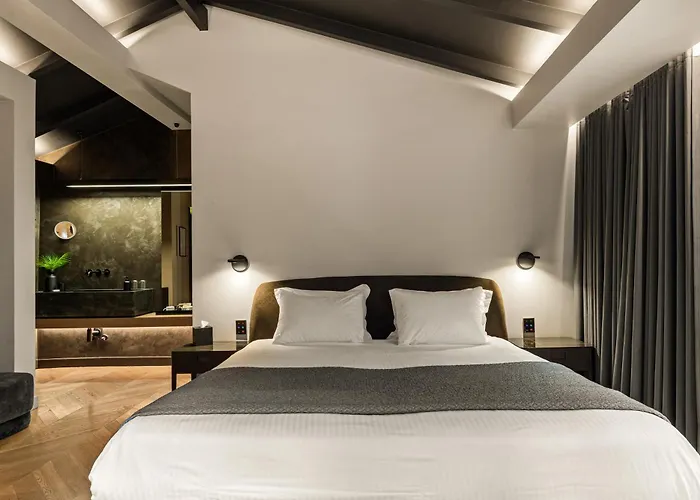 Nikiou Suites Luxury Residence