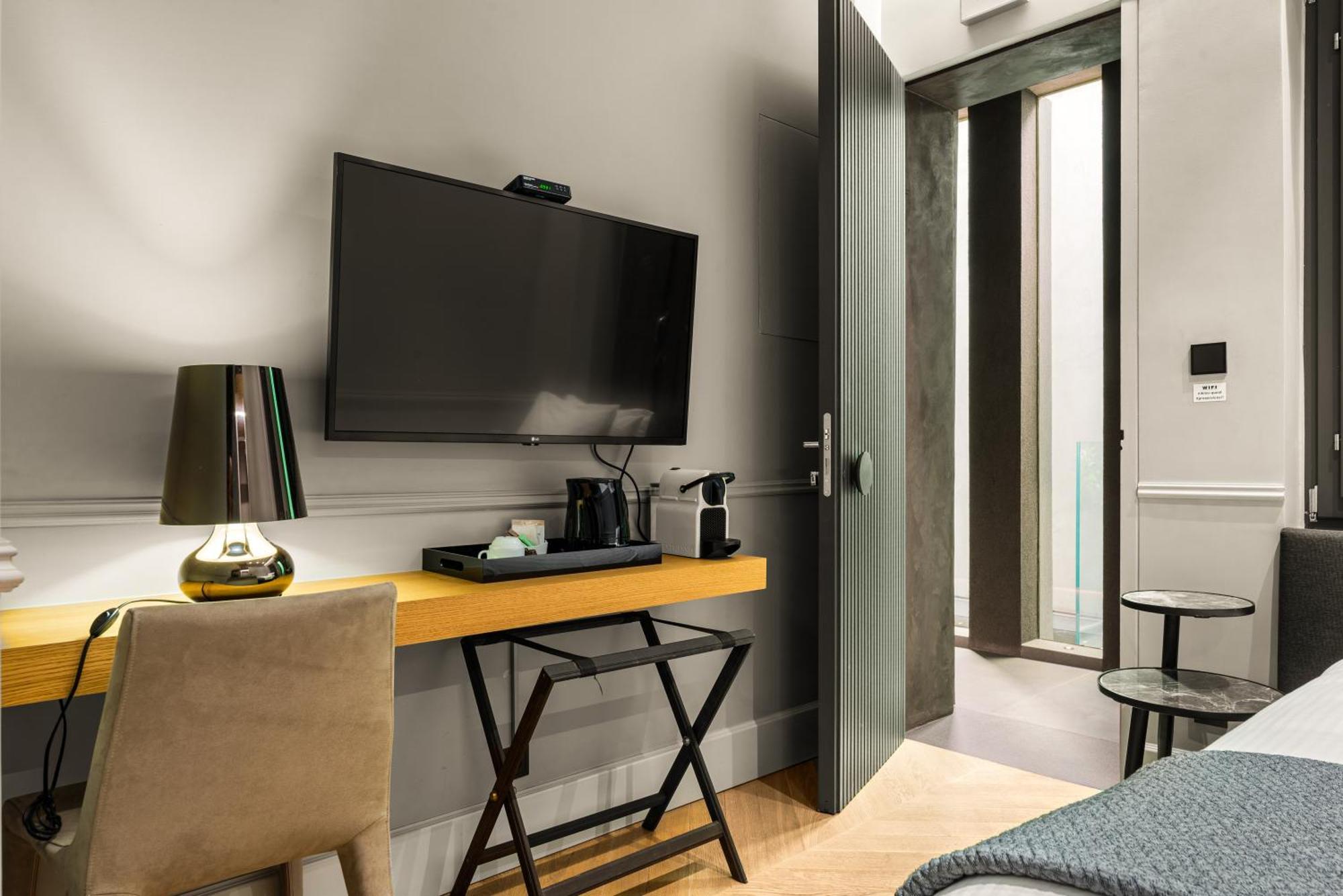 Nikiou Luxury Отель